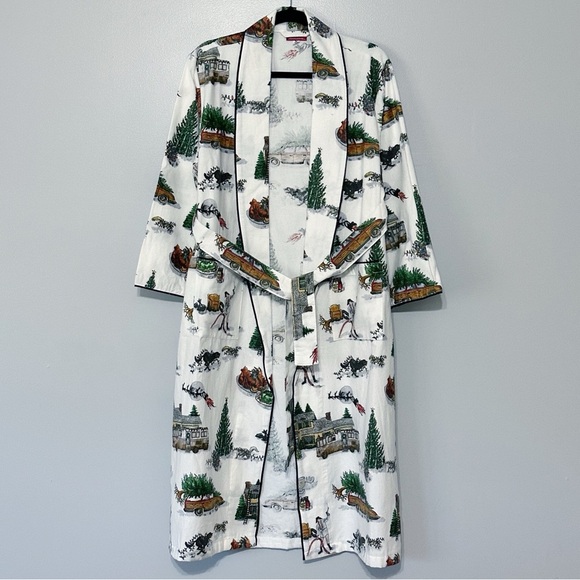 Pottery Barn National‎ Lampoon's Christmas Vacation™ Robe - Picture 2 of 9